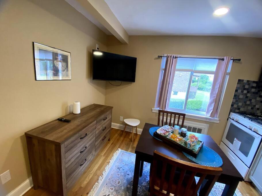 Cozy Boston Getaway Apartment! Free Parking Eksteriør billede